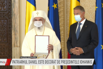 Patriarhul Bisericii Ortodoxe Române, PF Daniel, a fost decorat de președintele Klaus Iohannis, la împlinirea a 70 de ani