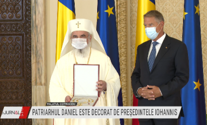 Patriarhul Bisericii Ortodoxe Române, PF Daniel, a fost decorat de președintele Klaus Iohannis, la împlinirea a 70 de ani