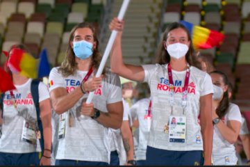 JO Tokyo 2020: Înotătorul Robert Glință și canotoarea Simona Radiş au purtat drapelul României! Ceremonia de deschidere a Olimpiadei a putut fi urmărită la TVR 1