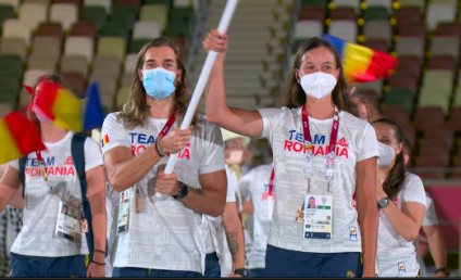 JO Tokyo 2020: Înotătorul Robert Glință și canotoarea Simona Radiş au purtat drapelul României! Ceremonia de deschidere a Olimpiadei a putut fi urmărită la TVR 1