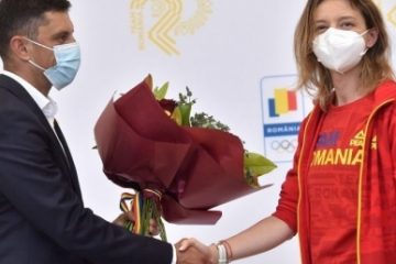 Ana-Maria Popescu îşi cere scuze că nu a răspuns salutului ministrului Eduard Novak