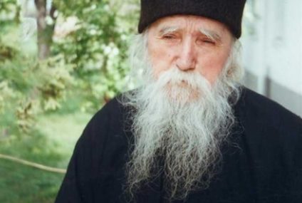 Părinţii Paisie Olaru, Ilie Cleopa şi Dionisie de la Colciu vor fi propuşi spre canonizare