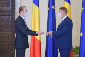 Dan Vîlceanu a depus jurământul de învestire în funcţia de ministru al Finanţelor. Ceremonia a fost în direct la TVR