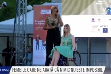 Atipic Beauty | Modele în scaune rulante au prezentat pe podium ținute create de designeri de succes