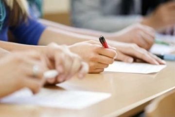 Una dintre fraudele de la Bac: Un candidat din Brăila a fost eliminat din examen după ce a fotografiat şi a pus subiectele pe internet