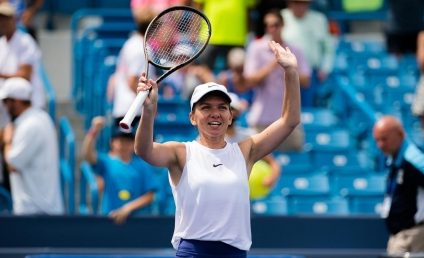 Simona Halep a obținut la Cincinnati prima victorie după o pauză de trei luni şi jumătate, într-un meci în care a reușit 11 ași