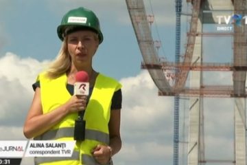 Se întind cablurile podului peste Dunăre de la Brăila. Drumurile de legătură sunt încă în faza de proiect
