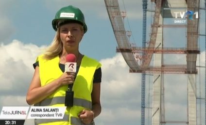 Se întind cablurile podului peste Dunăre de la Brăila. Drumurile de legătură sunt încă în faza de proiect