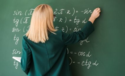 Sindicatele din Educaţie cer Guvernului să anunţe cât mai repede ce se întâmplă cu salariile profesorilor