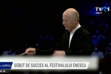 Sute de oameni au stat la coadă să intre la prima seară a Festivalului Internațional „George Enescu”