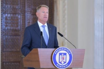 Preşedintele Klaus Iohannis merge joi, în Elveţia, într-o vizită oficială