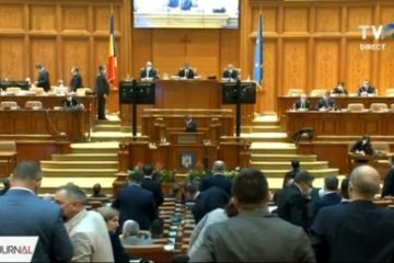Premierul a cerut instituţiilor statului să îi sancţioneze pe parlamentarii care nu poartă mască la şedinţe
