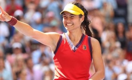 Record în tenis. Emma Răducanu, prima jucătoare venită din calificări, în finala unui turneu de Mare Şlem