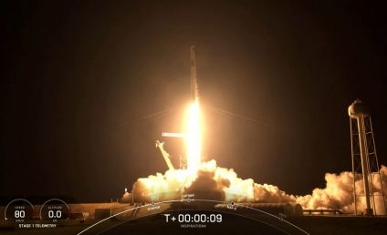 SpaceX a trimis în spaţiu primul echipaj exclusiv civil într-o misiune de trei zile pe orbita Terrei