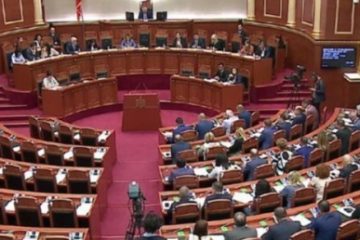 Albania are, în premieră, un guvern dominat de femei. Dintre cei 17 membri ai noului cabinet de miniştri, 12 sunt femei