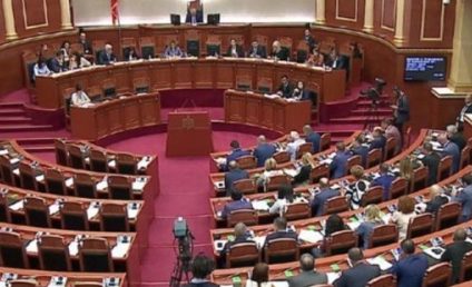 Albania are, în premieră, un guvern dominat de femei. Dintre cei 17 membri ai noului cabinet de miniştri, 12 sunt femei