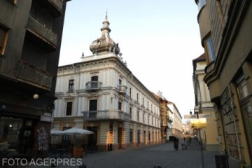 Timișoara intră în carantină de noapte în week-end, ca urmare a depășirii ratei de infectare de 4 la mie