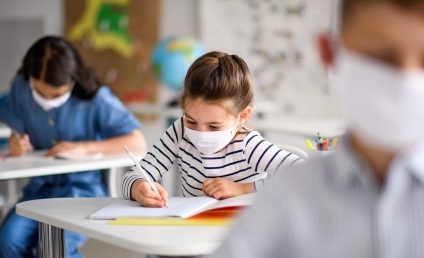 Consiliul Naţional al Elevilor dezaprobă o eventuală modificare a modalităţii de funcţionare a şcolilor din România fără date statistice fundamentate