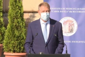 Klaus Iohannis, la UMF Carol Davila: Trebuie mai mult efort pentru a-i ajuta pe oameni să conștientizeze că cercetarea medicală și farmaceutică se bazează pe rigori chiar mai înalte decât în alte domenii