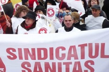 Protest al Federaţiei Sanitas în faţa Guvernului: Suntem împotriva obligativităţii vaccinării şi a taxării angajaţilor nevaccinaţi cu costurile testelor