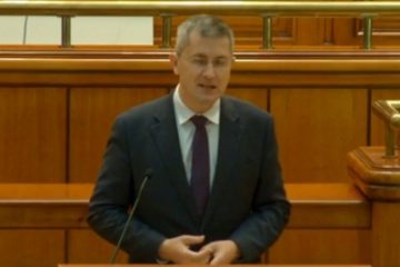 Dan Barna: Ne respectăm cuvântul dat. Suntem aici şi vom vota moțiunea de cenzură. Ați fi putut fi Superman, dar ați ales să fiți un oarecare banal Florin Cîțu