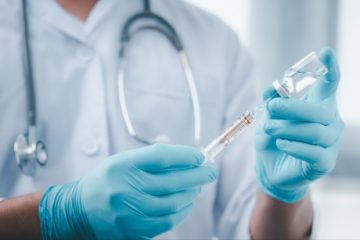Col. dr. Valeriu Gheorghiță: Persoanele imunizate în alte țări cu seruri anti-COVID nerecunoscute în România se pot revaccina la cerere