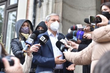 Dacian Cioloș, la finalul zilei marcate de prima discuție cu liderii din coaliție: Mi-aș dori să terminăm acest balet al divertismentului politic în care persoanele sunt mai importante decât rezultatul