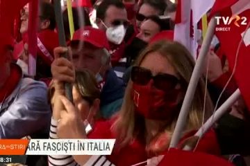 Zeci de mii de italieni au demonstrat în marile oraşe împotriva fascismului