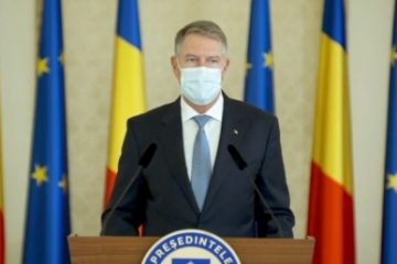 Iohannis: Convoc mâine o ședință cu responsabilii guvernamentali pentru instituirea unor măsuri restrictive. Este alarmantă lipsa de acțiuni concrete, nu s-a făcut ceea ce ar fi trebuit până acum