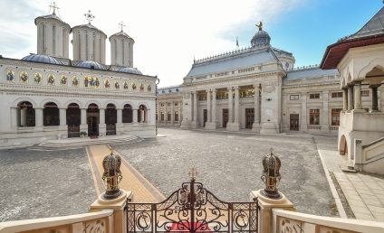 Patriarhia Română: Datoria raţională şi urgentă a fiecăruia este să asculte cu maximă luare aminte exclusiv de sfaturile medicilor
