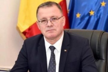 Ministrul interimar al Agriculturii, Adrian Oros, a demisionat din grupul PNL de la Senat. Este al nouălea parlamentar care părăsește grupul PNL
