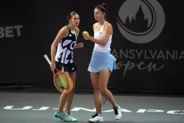 Irina Begu şi Andreea Mitu s-au calificat în semifinalele probei de dublu la Transylvania Open, după ce le-au învins pe Monica Niculescu și Gabriela Ruse