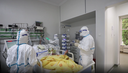 Peste 8 mii de cazuri noi de coronavirus în România, în ultimele 24 de ore. S-au înregistrat aproape 400 de decese, din care mai bine de jumătate la pacienți cu vârsta peste 70 de ani