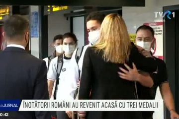 Medaliații de la Kazan s-au întors acasă. David Popovici, „New Kid on the Block”: Mă bucur că am putut scrie puţină istorie. Robert Glință: E senzațional ce reușește acest puștiulică