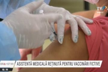 O asistentă medicală din Gorj a fost reținută pentru vaccinări anti Covid fictive. Medicii spun că, în cazul unei infectări cu SARS-CoV-2, viața celor care mint că sunt vaccinați e în pericol