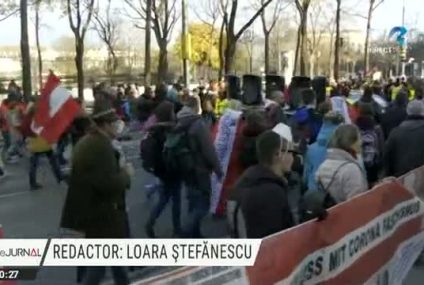 Protest de amploare la Viena, față de introducerea carantinei la nivel național. Pe unul dintre afișe era scris „Libertate fără certificate” în limbile română și germană