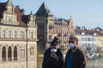 Comisia Europeană atrage atenția că restricțiile împreună cu vaccinarea sunt necesare pentru a învinge pandemia