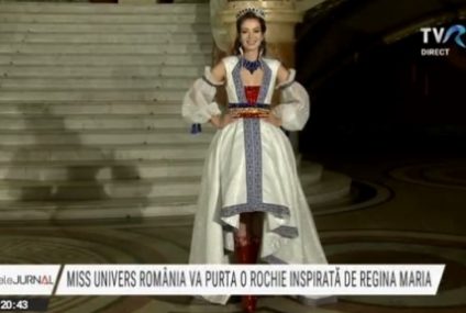Reprezentanta României la Miss Universe va purta o rochie inspirată din sumanul Reginei Maria la proba de costum național