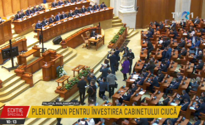 Guvernul Nicolae Ciucă a trecut în Parlament cu 318 voturi. Premierul învestit: Suntem un guvern al României și vom avea în centrul atenției cetățeanul