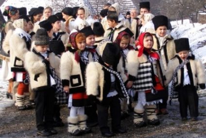 6-31 decembrie – Zilele colindului din România