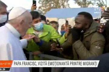 Papa Francisc, vizită pe insula Lesbos, mesaj către liderii lumii: Vă implor să oprim acest naufragiu al civilizaţiei. Suntem în epoca gardurilor și a sârmei ghimpate