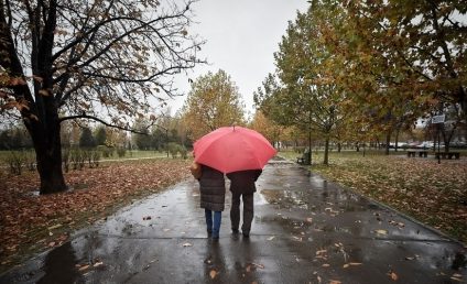 ANM: Informare meteo de ploi şi intensificări ale vântului în vest, sud-vest, centru şi nord, din această seară