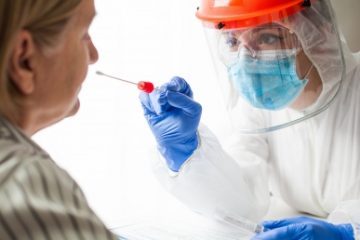 Ministrul Sănătății îndeamnă persoanele care îşi vizitează rudele vulnerabile să îşi facă un test Covid