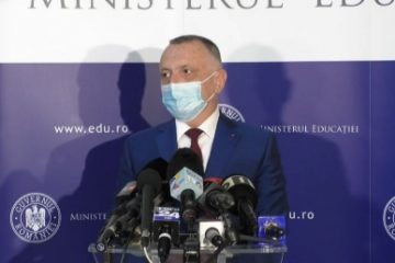 Sorin Cîmpeanu: Fiecare ISJ are aproximativ jumătate din numărul total de teste necesare pentru ziua de luni, 13 decembrie