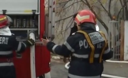 Incendiu într-o parcare din Botoșani. Trei mașini au fost afectate
