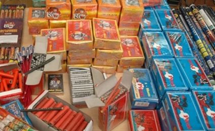 O tonă de artificii din categoria F4, care ar fi putut provoca vătămări grave, confiscate de poliție