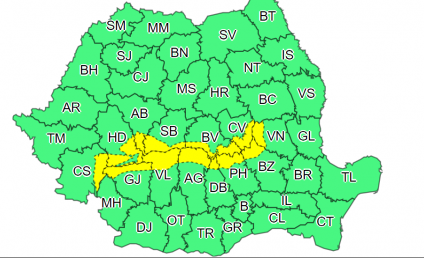 Cod galben de ninsori moderate şi vânt puternic în zonele montane din 13 judeţe, până luni dimineaţa