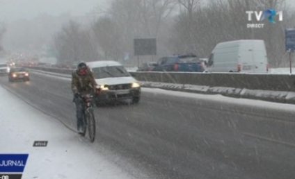 Informare meteo de precipitaţii moderate, predominant sub formă de ninsoare, de sâmbătă dimineaţa până duminică după-amiaza