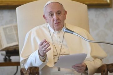 Coronavirus: Papa Francisc susţine vaccinarea şi denunţă ”informaţiile nefondate”