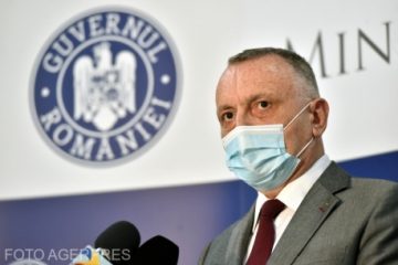 Sorin Cîmpeanu: Dacă incidenţa trece în Bucureşti de 3 la mie, 54-55 de şcoli trec în on-line săptămâna viitoare